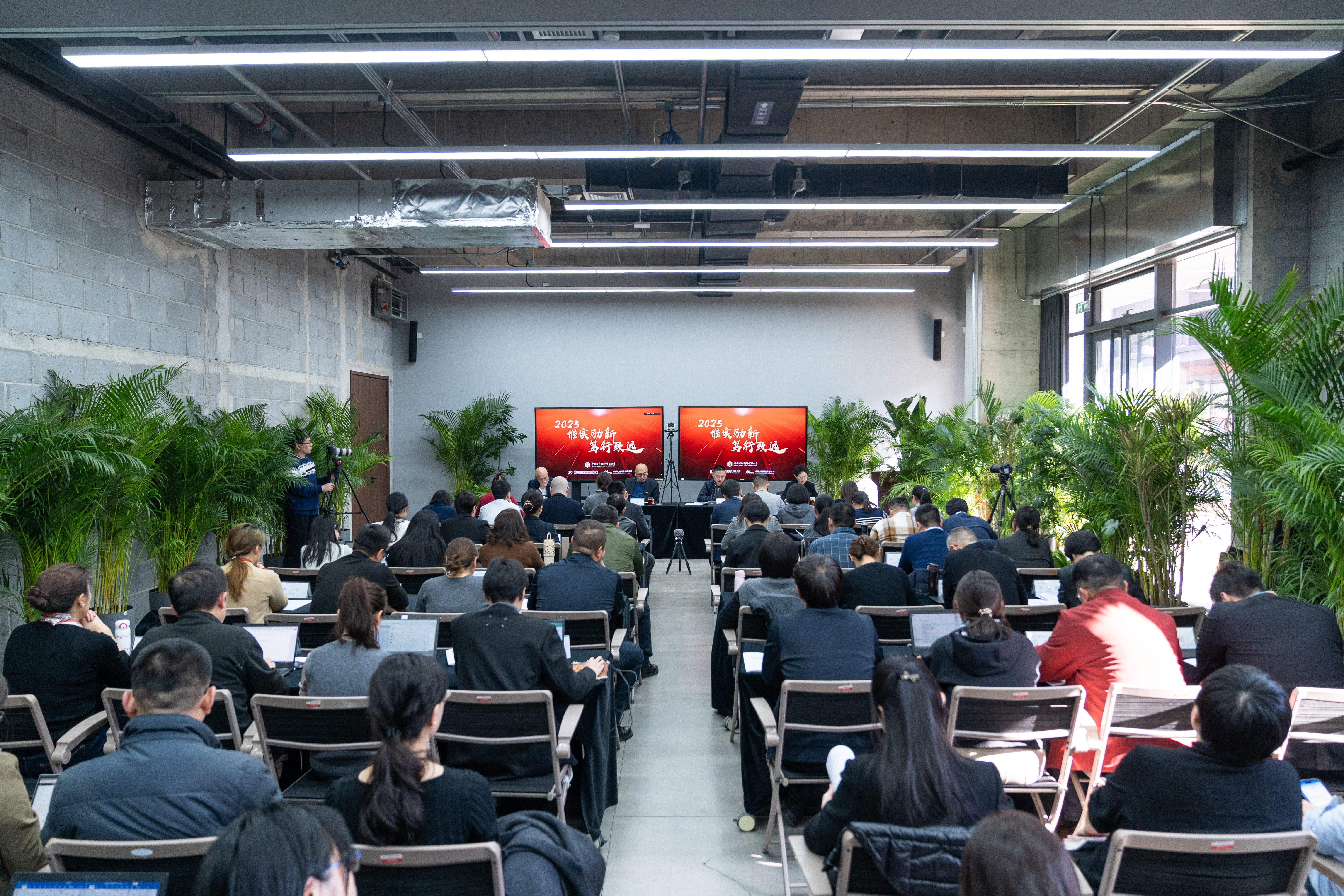 1740621037659970.jpg 1740621037659970.jpg